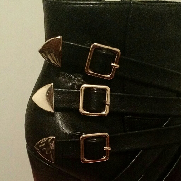 BLACK CHUNKY HEEL BOOTIES - Picture 4 of 4